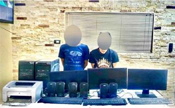 ضبط شخصين لسرقتهما أجهزة حاسب آلى من مدرسة بالسلام