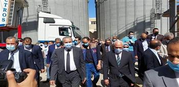 وزير التموين ومحافظ بورسعيد يتفقدان صوامع شركة المطاحن الحديثة (صور)