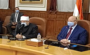 محافظ القاهرة ووزير الأوقاف يجتمعان بأئمة المساجد وقيادات الدعوة بالمحافظة (صور)