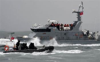 خفر السواحل والجيش في تونس ينقذان أكثر من 200 مهاجر