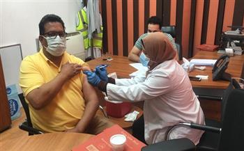 «صحة الشرقية»: استمرار الجهود المكثفة للفرق المتنقلة لتطعيم العاملين بلقاح كورونا بمصانع العاشر