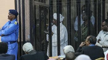 حاكم دارفور يدعو إلى تسليم البشير للجنايات الدولية