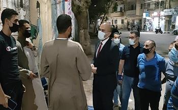 رئيس مركز ومدينة المنيا في زيارة مفاجئة لأهالي المصابين بكورونا