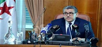 رئيس الوزراء الجزائري يهنئ الإعلاميين بمناسبة اليوم العالمي لحرية الصحافة