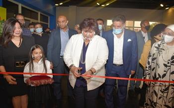 وزيرة الثقافة تفتتح معرض «دونزي» للفن التشكيلي بالهناجر