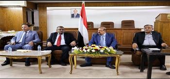 رئيس مجلس النواب اليمني يشيد بصمود أبناء الشعب في مواجهة عصابة الحوثي