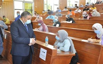 الدسوقي: يتفقد امتحانات الفصل الدراسي بجامعة كفرالشيخ