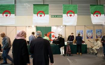 الجزائريون ينتخبون برلمانهم الجديد غدا وسط تأكيدات حكومية بنزاهة الانتخابات