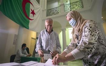 رئيس الوزراء الجزائري يدلي بصوته في الانتخابات التشريعية
