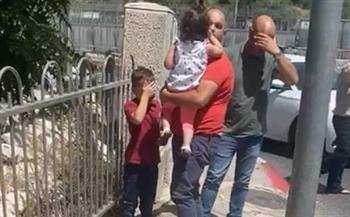 القدس: مستوطن يعتدي على طفلين فلسطينيين