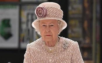 ​ملكة بريطانيا تمازح قادة "مجموعة السبع" عند التقاط صورة تذكارية