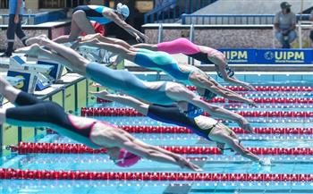 الفرنسية كلوفيل تتصدر منافسات السباحة في نهائي بطولة العالم للخماسي الحديث