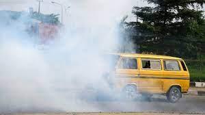 الشرطة النيجيرية تطلق الغاز المسيل للدموع لتفريق المتظاهرين في مدينتي أبوجا ولاجوس
