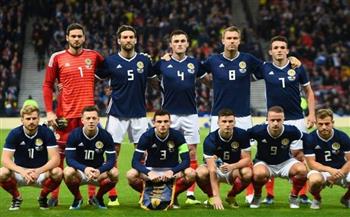 منتخب اسكتلندا يهنئ لاعبه بعيد ميلاده قبل مواجهة التشيك