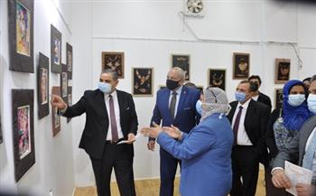 رئيس جامعة كفر الشيخ يفتتح 5 معارض فنية لطلاب النوعية