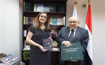 مدير مكتبة الإسكندرية يستقبل سفيرة كوبا