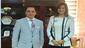 وزيرة الهجرة تهنئ عالمًا مصريًا بالخارج بعد ترقيته مديرًا بالبحوث الطبية