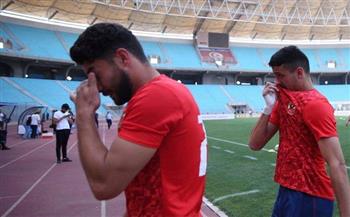 وزير الرياضة يطمئن على بعثة الأهلي بعد الأحداث التي شهدها استاد رادس بتونس 