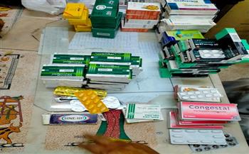ضبط 11 مخالفة وأدوية داخل محل بقالة قبل بيعها للجمهور خلال حملة تموينية بإسنا