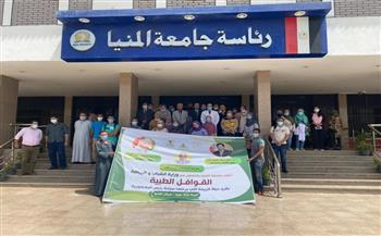 علاج 458 مواطنًا بقافلة جامعة المنيا الطبية لقرية «نزلة عبيد» (صور)