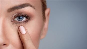 12 طريقة منزلية فعالة للتخلص من إحراج الهالات السوداء تحت العين