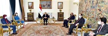 السيسي يؤكد دعم مصر الكامل للمجلس الرئاسي والحكومة الليبية خلال المرحلة الانتقالية