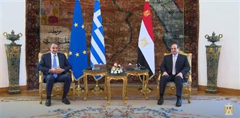 الرئاسة تنشر فيديو استقبال الرئيس السيسي لرئيس وزراء اليونان