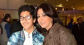 وفاء عامر تحتفل بتخرج ابنها (فيديو)