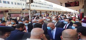 وزير النقل: عقوبات مغلظة لموظفي وكمسارية محطة مصر بعد دخول ركاب بدون تذاكر 