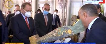 «الأعلى للآثار»: ترميم القطع الأثرية المستردة من فرنسا قبل عرضها (فيديو)
