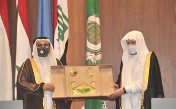 البرلمان العربي يمنح رئيس مجلس الشورى السعودي"وسام التميز العربي"