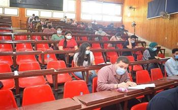٢٧٥ طالبا يؤدون امتحانات نهاية العام بفرع الجامعة الأهلية في سوهاج