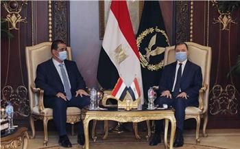 وزير الداخلية يبحث مع نظيره اليمني تعزيز التعاون الأمني