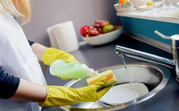 طريقة مثالية للقضاء على البكتيريا الضارة في إسفنجة غسيل الأطباق