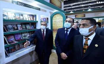 رئيس الوزراء يتفقد جناح دار الهلال بمعرض القاهرة الدولى للكتاب (صور)