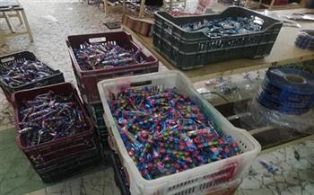 ضبط مواد غذائية مجهولة المصدر داخل مصنع بدون ترخيص في القاهرة