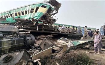 مصرع أكثر من 30 شخصا في حادث تصادم قطارين جنوبي باكستان