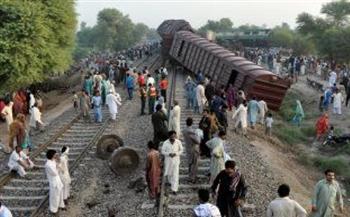 ارتفاع حصيلة ضحايا اصطدام قطاري ركاب جنوبي باكستان إلى 40 قتيلا وأكثر من 100 مصاب