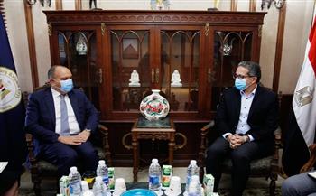 وزير السياحة يلتقي سفير الأردن لبحث سبل التعاون