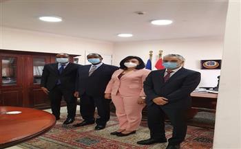 نائب وزير السياحة يجتمع مع سفير رواندا بالقاهرة