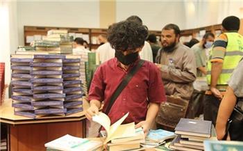 إقبال متزايد على الإصدارات العلمية لـ«البحوث الإسلامية» بجناح الأزهر في معرض الكتاب