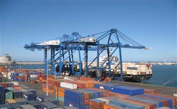 ميناء دمياط يستقبل 21 سفينة للحاويات والبضائع