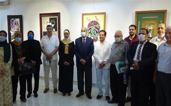 افتتاح معرض تناغمات لعميدة "التربية الفنية" بجامعة المنيا