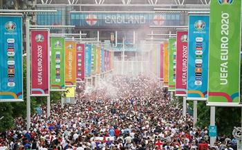 يورو 2020.. حشود إنجليزية بمحيط ويمبلي استعدادا للنهائي (صور)