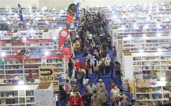 عدد زوار معرض القاهرة الدولي للكتاب يتخطى حاجز المليون 