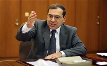 حمدى عبدالعزيز: وزير البترول بحث مع شركة أباتشى الأمريكية تدريب مصريين
