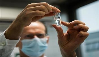 كندا تتخطى الولايات المتحدة في نسبة من تلقوا اللقاح ضد كوفيد-19
