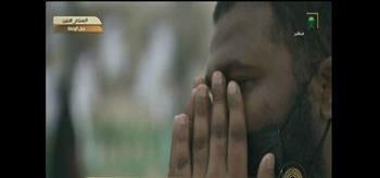 مشاهد مؤثرة.. الحجاج يذرفون الدموع على صعيد عرفات (فيديو)