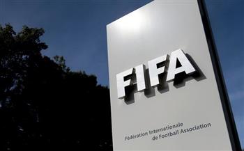 «الفيفا» يوضح حقيقة إجراء تعديلات على قوانين كرة القدم 
