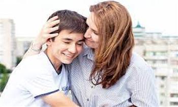لكل أم وأب.. 13 نصيحة لبناء علاقة جيدة مع الأبناء المراهقين 